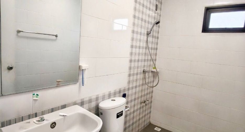 Haus zum Kauf mit 3 Zimmer in Si Racha, Chonburi