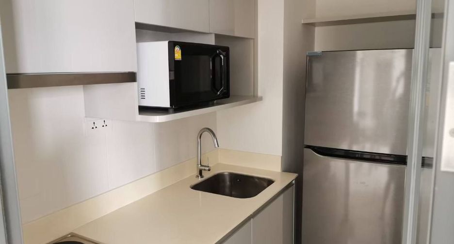 Condo en alquiler de 2 habitaciones en Phra Khanong, Bangkok