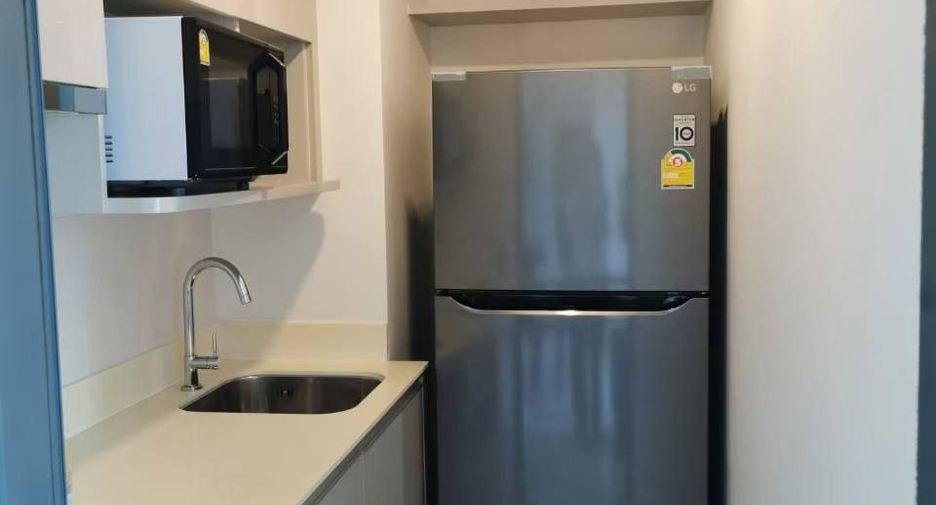 Condo en alquiler de 2 habitaciones en Phra Khanong, Bangkok