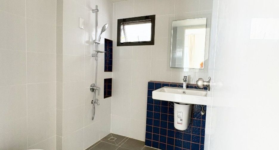 For sale 3 bedrooms house in Bang Sao Thong, Samut Prakan