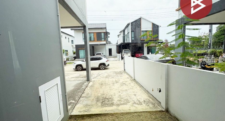 For sale 3 bedrooms house in Bang Sao Thong, Samut Prakan