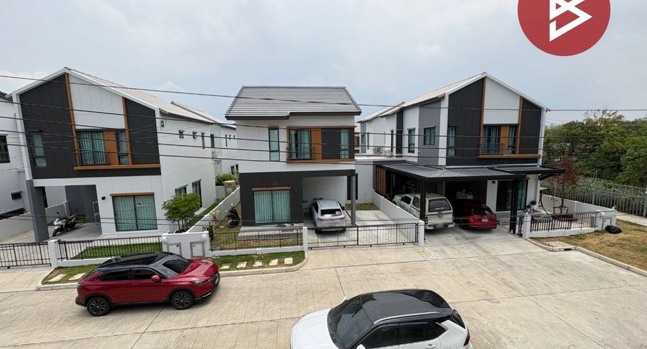 For sale 3 bedrooms house in Bang Sao Thong, Samut Prakan
