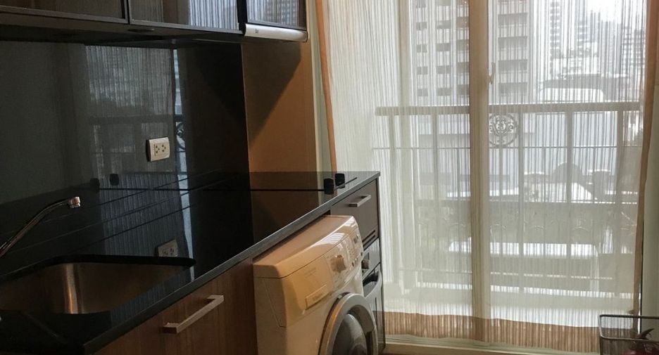 For rent 1 bed condo in Watthana, Bangkok