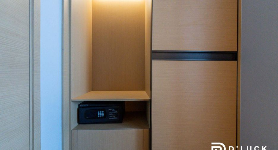 For rent 2 bedrooms condo in Pratumnak, Pattaya