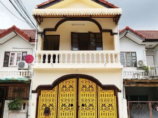 Casa adosada en venta de 3 habitaciones en Bang Khun Thian, Bangkok