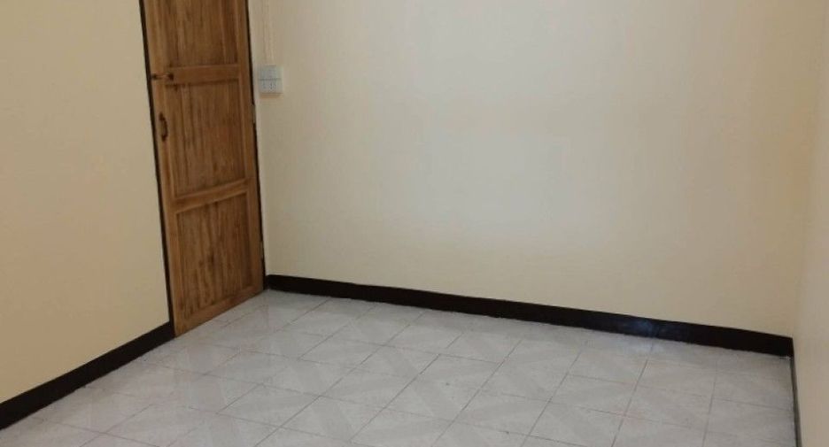 Casa adosada en venta de 3 habitaciones en Bang Khun Thian, Bangkok