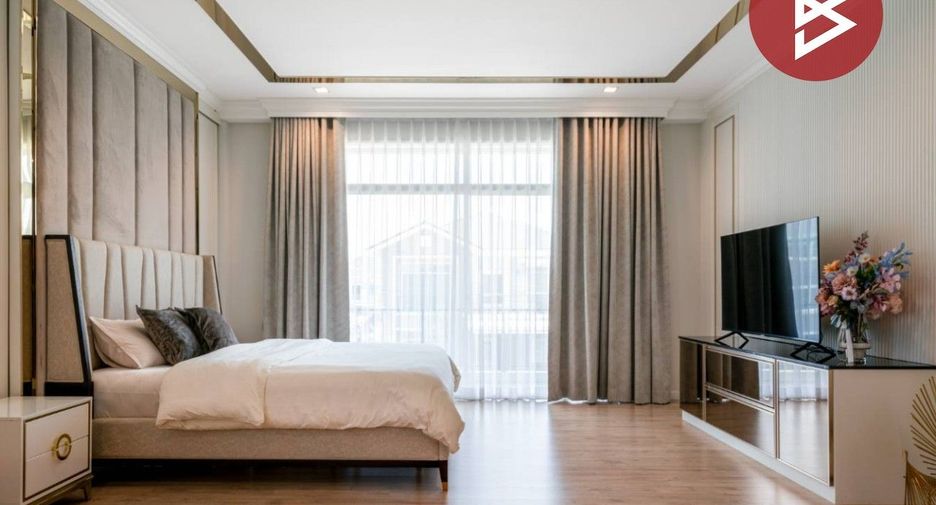 For sale 4 bedrooms house in Sai Mai, Bangkok
