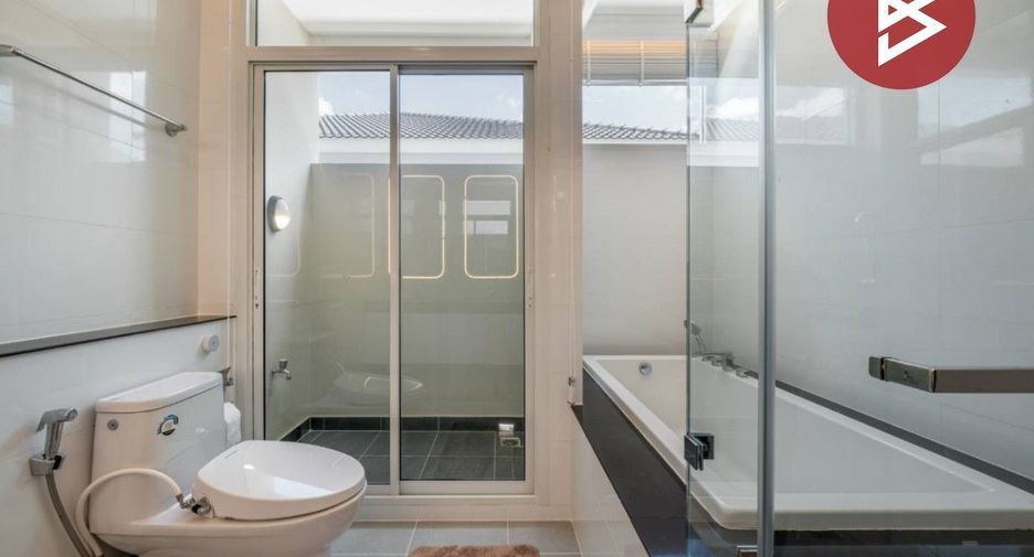 For sale 4 bedrooms house in Sai Mai, Bangkok