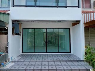 Casa adosada en venta de 2 habitaciones en Kathu, Phuket