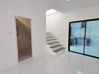 Casa adosada en venta de 2 habitaciones en Kathu, Phuket