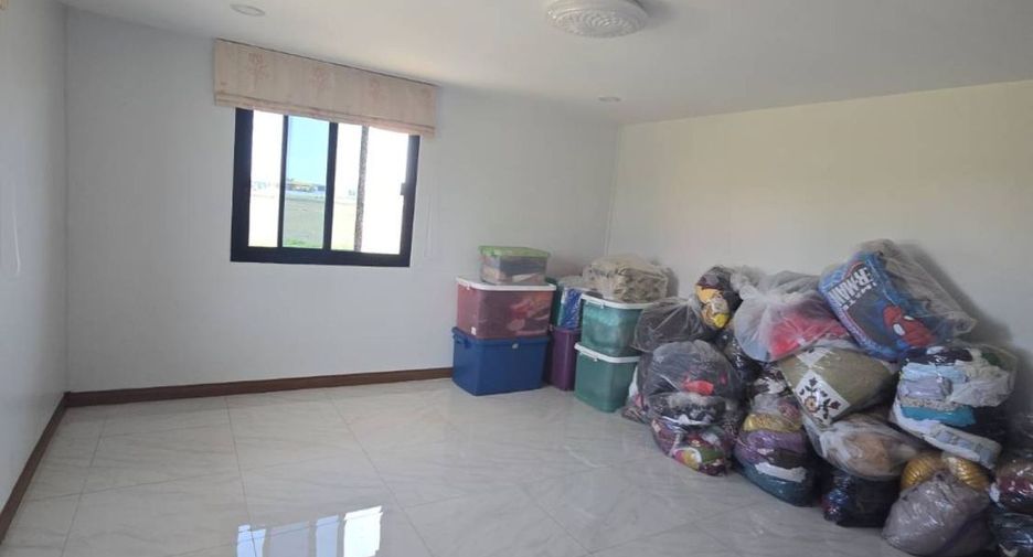 For sale 3 ベッドルーム office in Bang Sao Thong, Samut Prakan