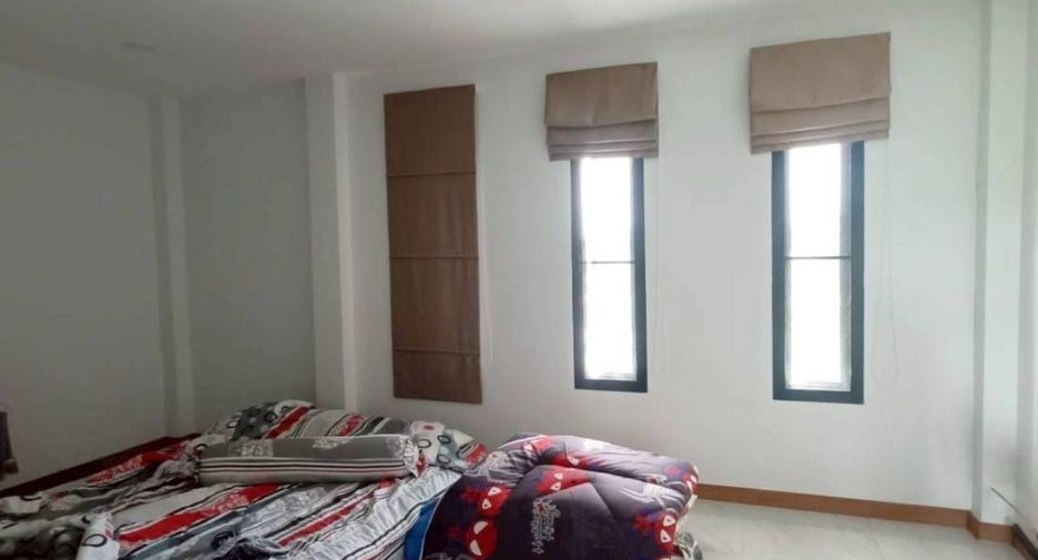 For sale 3 ベッドルーム office in Bang Sao Thong, Samut Prakan