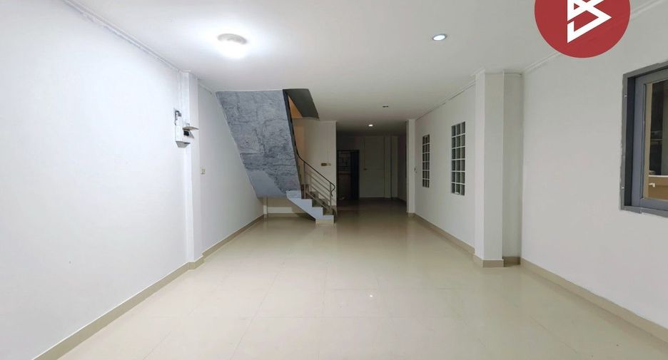 For sale 2 bedrooms townhouse in Mueang Chachoengsao, Chachoengsao