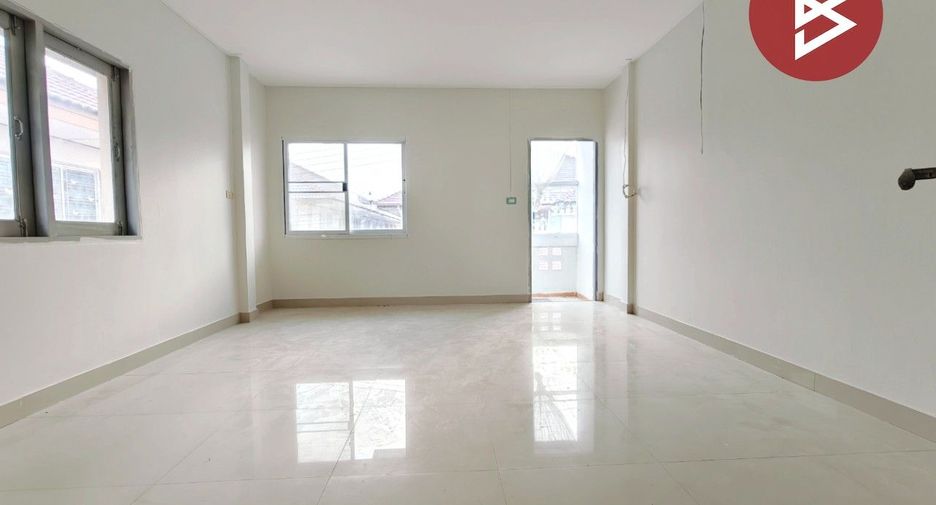 For sale 2 bedrooms townhouse in Mueang Chachoengsao, Chachoengsao