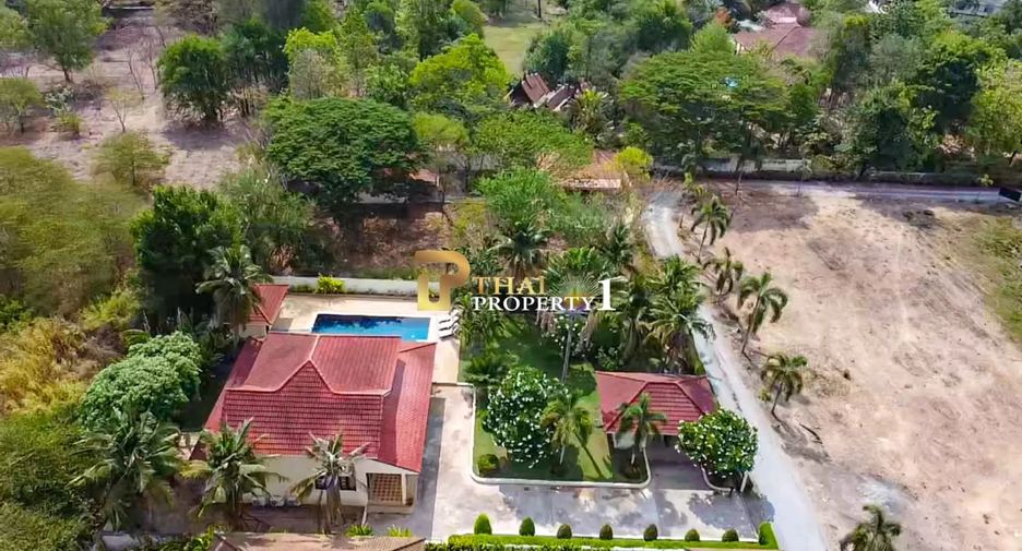 For sale 3 bedrooms villa in Hua Hin, Prachuap Khiri Khan