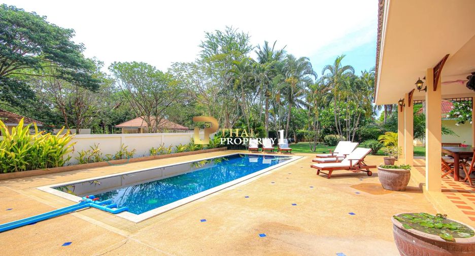 For sale 3 bedrooms villa in Hua Hin, Prachuap Khiri Khan