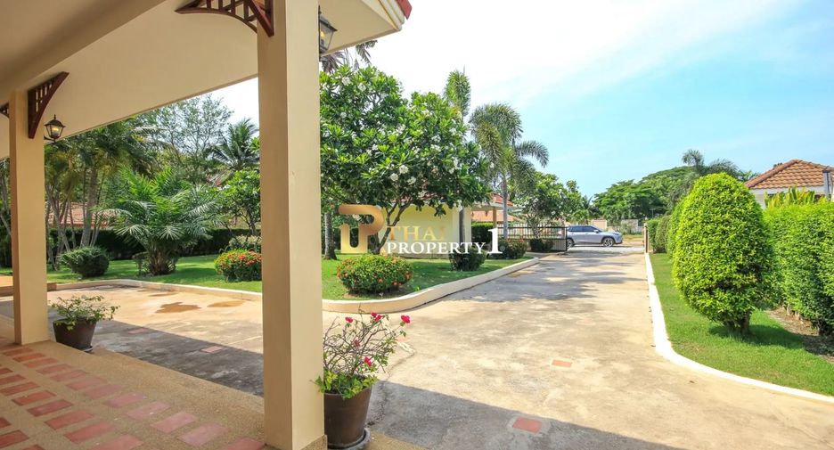 For sale 3 bedrooms villa in Hua Hin, Prachuap Khiri Khan