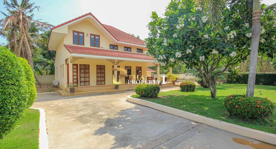 For sale 3 bedrooms villa in Hua Hin, Prachuap Khiri Khan