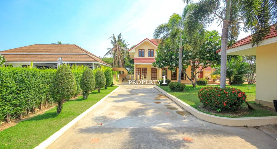 For sale 3 bedrooms villa in Hua Hin, Prachuap Khiri Khan