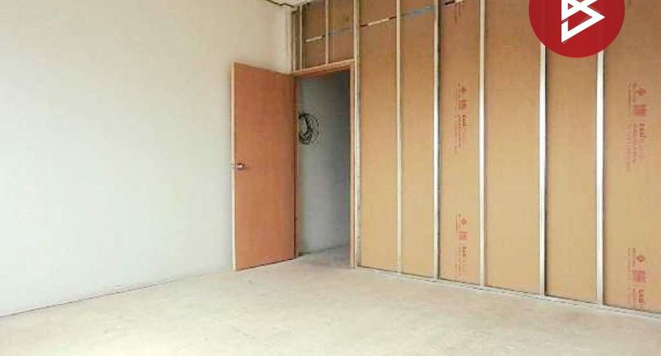 For sale 2 bedrooms retail Space in Mueang Samut Prakan, Samut Prakan
