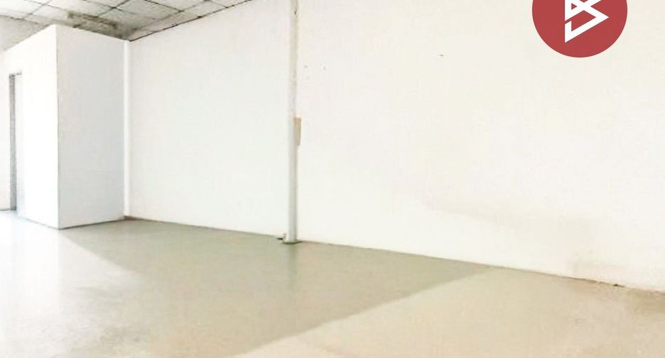 For sale 2 bedrooms retail Space in Mueang Samut Prakan, Samut Prakan