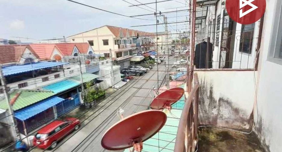 For sale 2 bedrooms retail Space in Mueang Samut Prakan, Samut Prakan