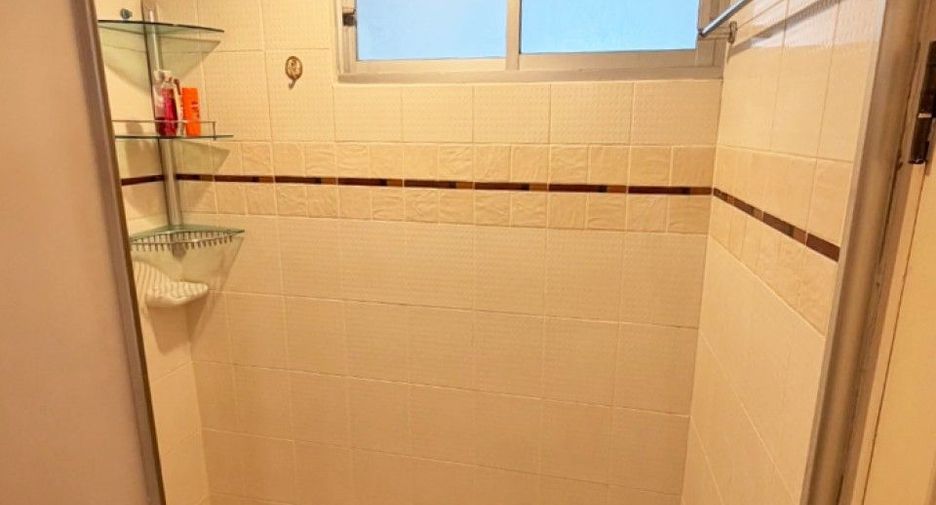 For sale 1 bed condo in Huai Khwang, Bangkok