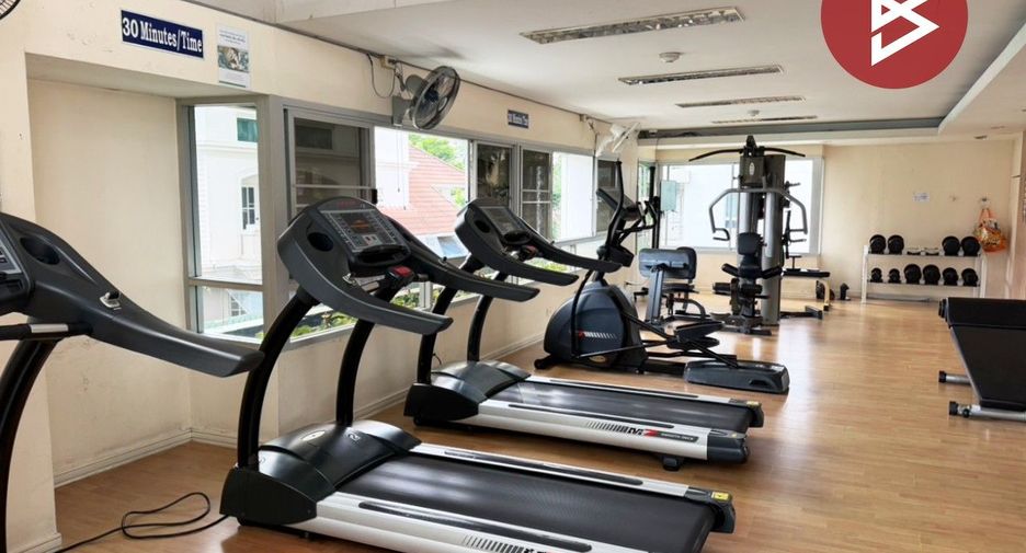 For sale 1 bed condo in Huai Khwang, Bangkok
