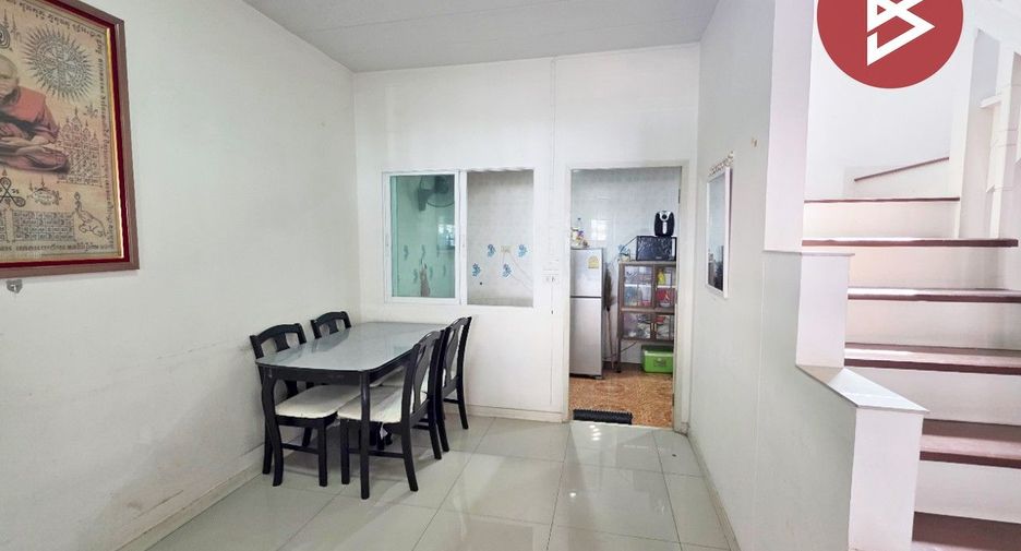 Casa adosada en venta de 3 habitaciones en Bang Khun Thian, Bangkok