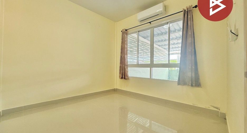Reihenhaus zum Kauf mit 2 Zimmer in Ongkharak, Nakhon Nayok