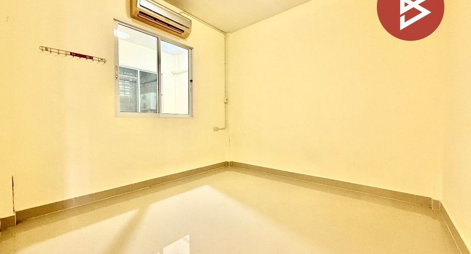 Reihenhaus zum Kauf mit 2 Zimmer in Ongkharak, Nakhon Nayok
