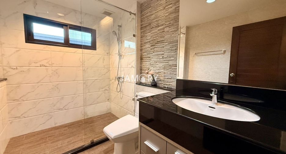 For rent 3 bedrooms villa in Huay Yai, Pattaya