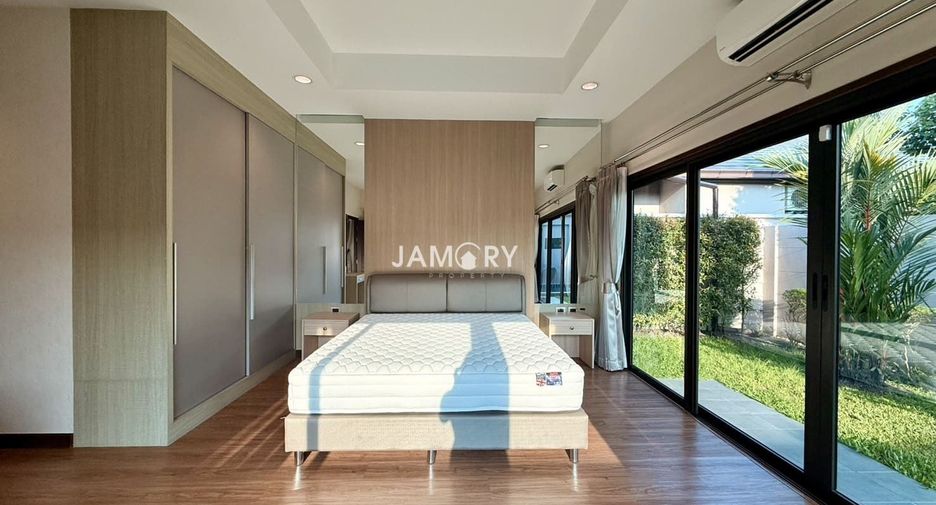 For rent 3 bedrooms villa in Huay Yai, Pattaya