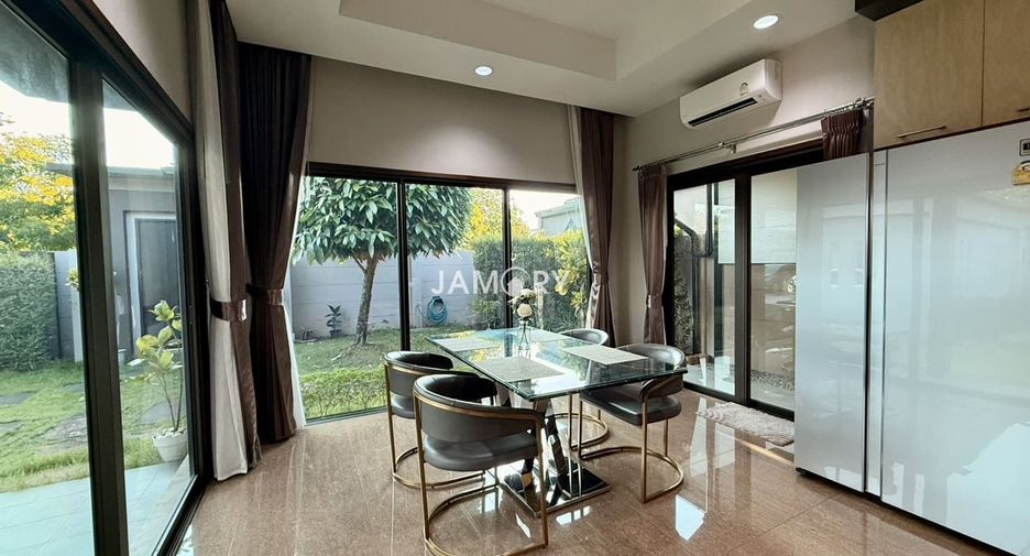 For rent 3 bedrooms villa in Huay Yai, Pattaya