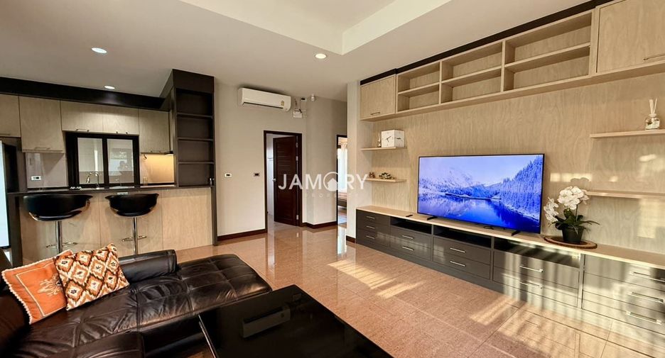 For rent 3 bedrooms villa in Huay Yai, Pattaya