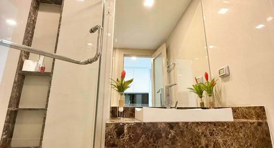 For rent studio condo in Pratumnak, Pattaya