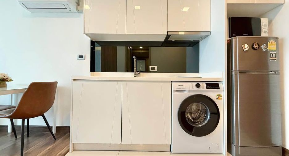 For rent studio condo in Pratumnak, Pattaya
