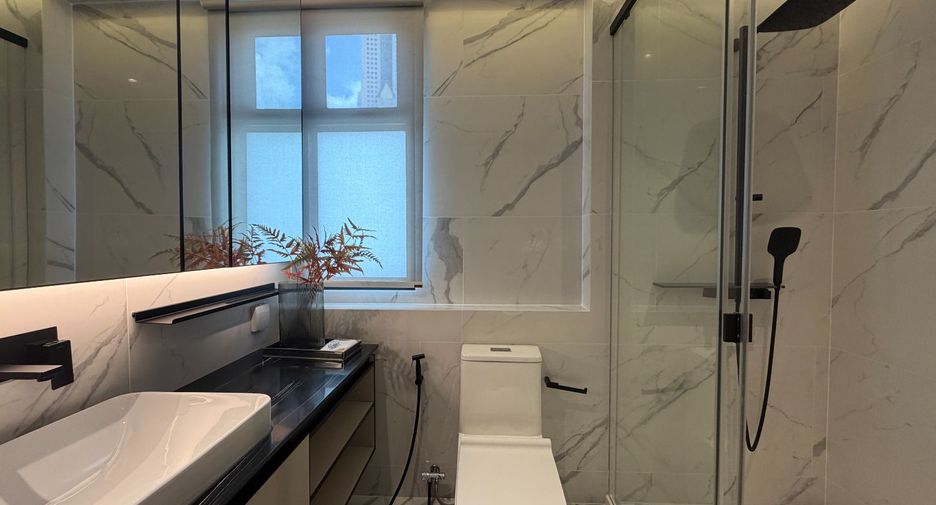 For sale 2 bedrooms condo in Ratchathewi, Bangkok