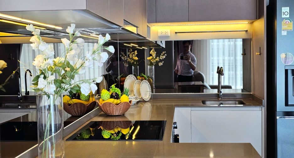 For sale 2 bedrooms condo in Bang Rak, Bangkok