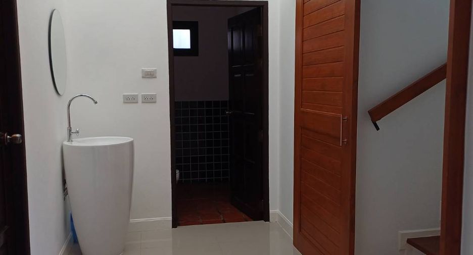À louer 2 chambres maison à Saraphi, Chiang Mai
