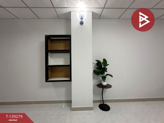 Продажа 3 спальни таунхаус в Mueang Pathum Thani, Патумтани