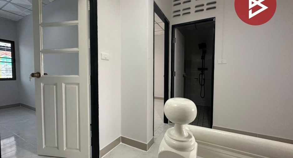 Продажа 3 спальни таунхаус в Mueang Pathum Thani, Патумтани