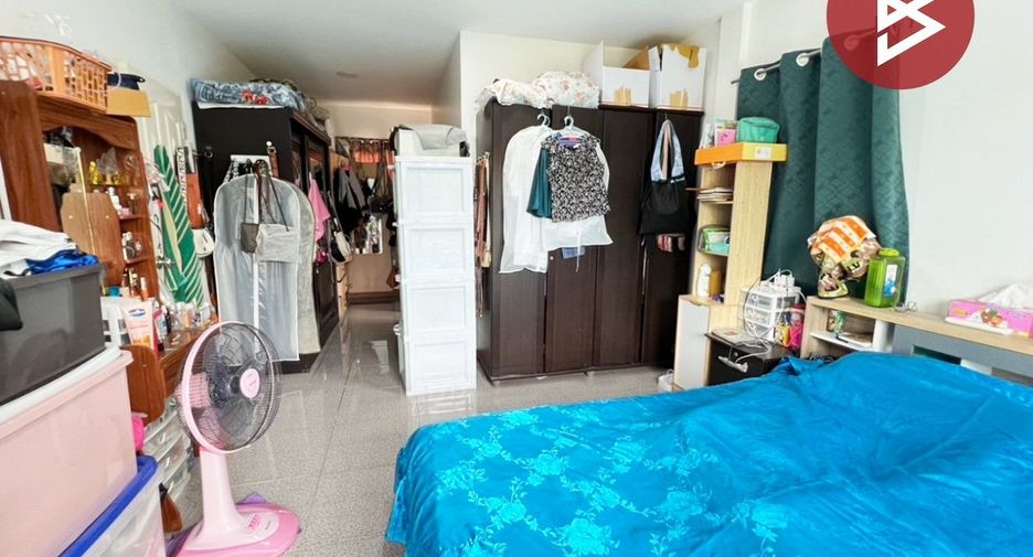 For sale 3 bedrooms house in Prawet, Bangkok