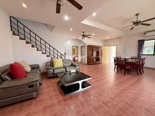 Haus zur Miete mit 4 Zimmer in Bang Lamung, Chonburi