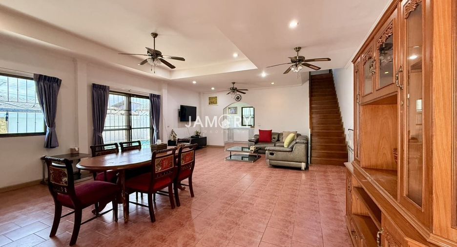 Haus zur Miete mit 4 Zimmer in East Pattaya, Pattaya