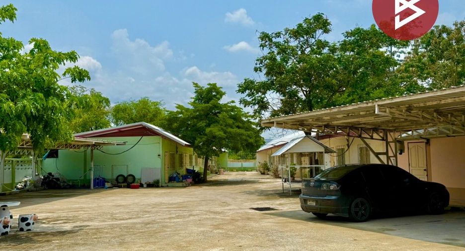 For sale 6 bedrooms apartment in Sa Bot, Lopburi