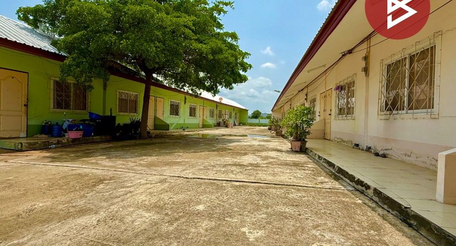 For sale 6 bedrooms apartment in Sa Bot, Lopburi