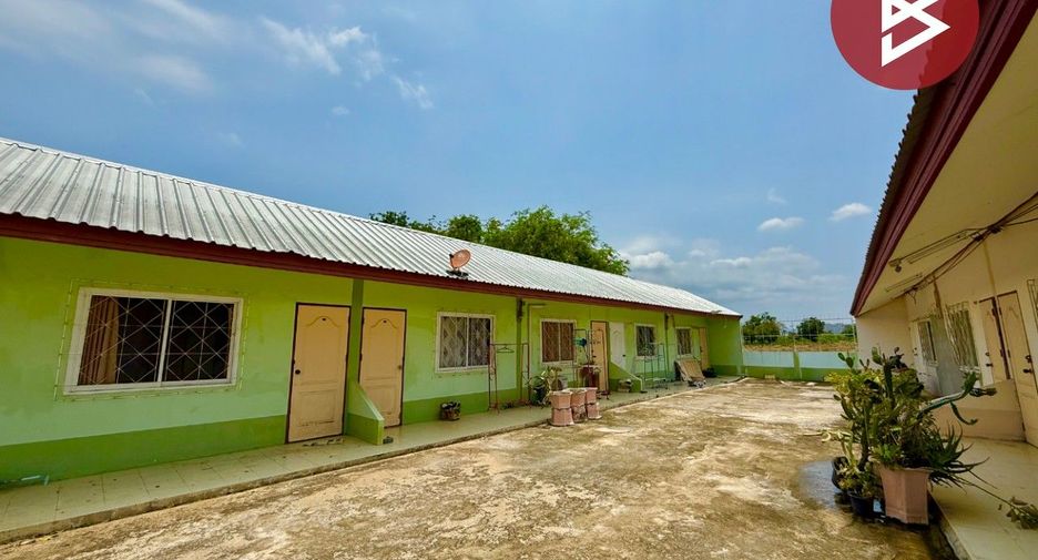 For sale 6 bedrooms apartment in Sa Bot, Lopburi