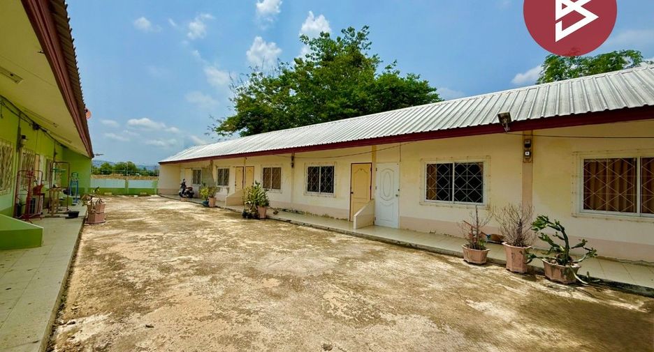 For sale 6 bedrooms apartment in Sa Bot, Lopburi