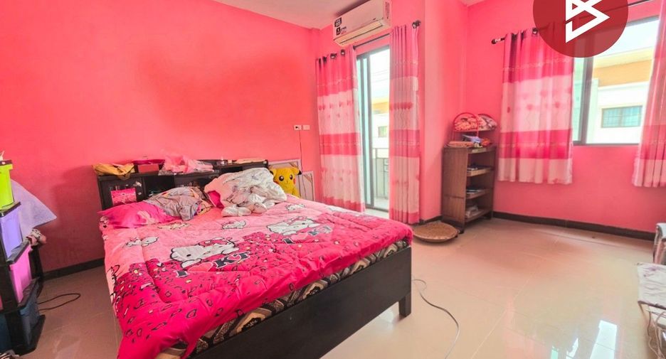 Casa adosada en venta de 2 habitaciones en Si Racha, Chonburi